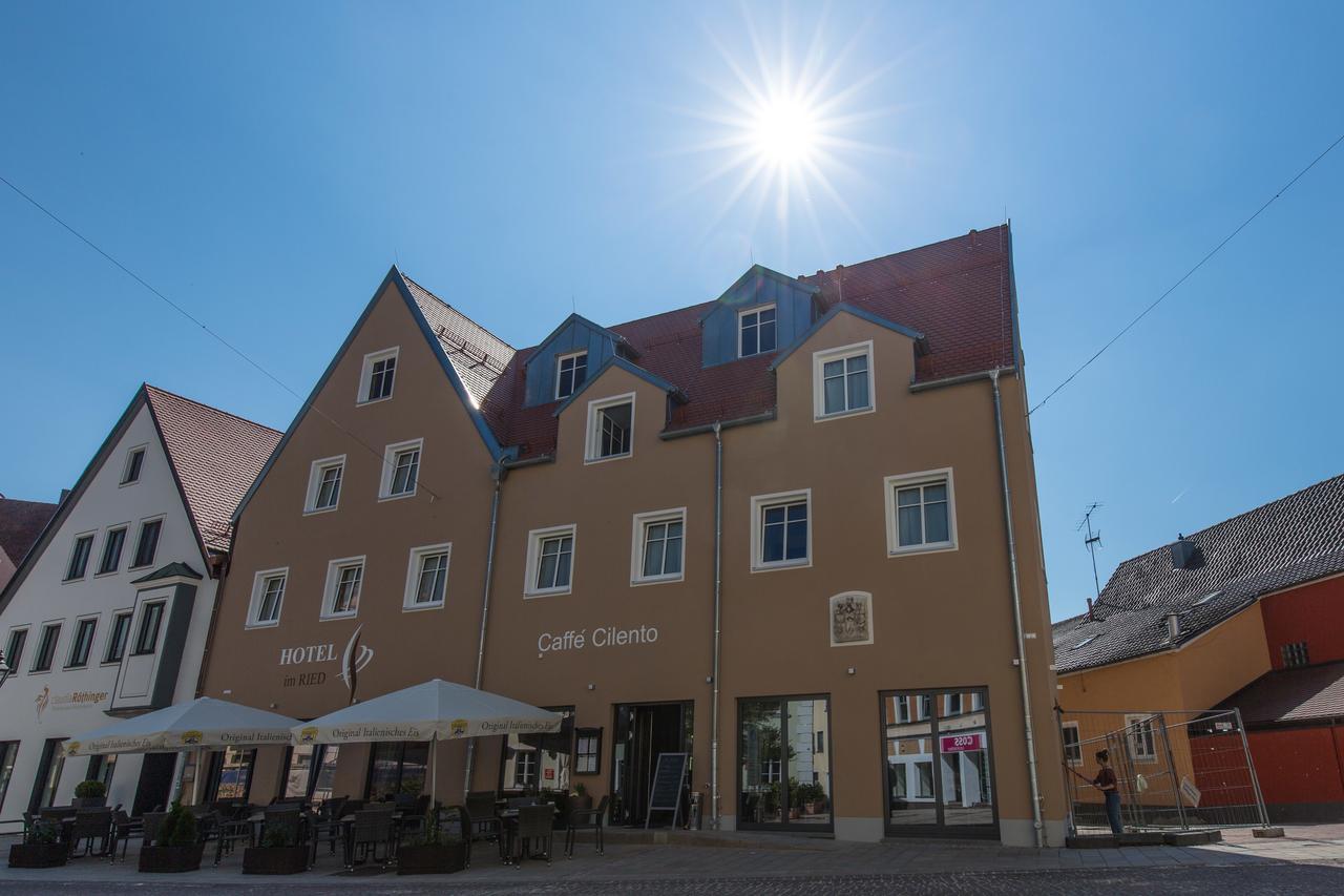 Hotel Im Ried Донауверт Екстер'єр фото