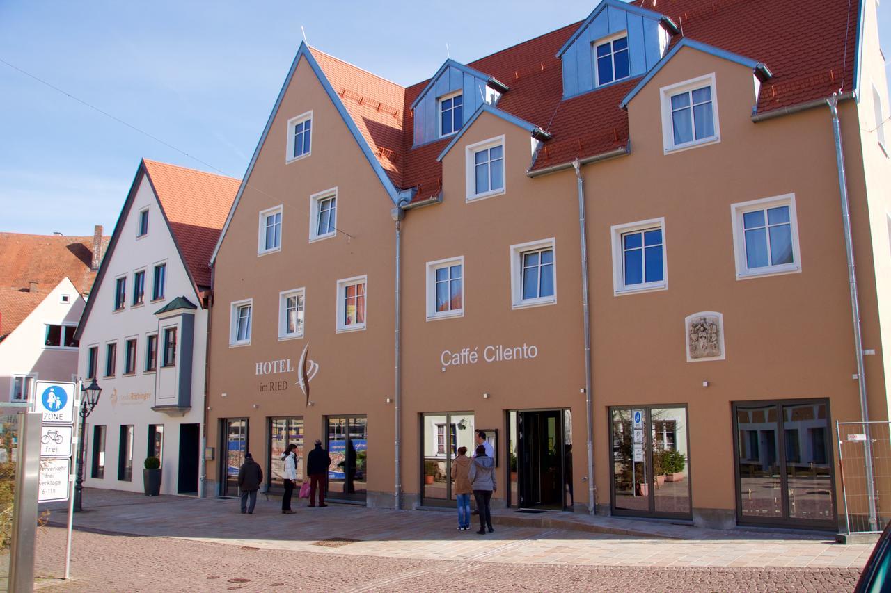 Hotel Im Ried Донауверт Екстер'єр фото